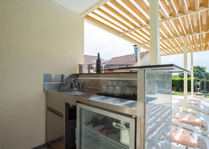 Cozy In With Sauna 度假居 *