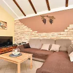 Ferienhaus Cozy In With Sauna Vojnic Sinjski
